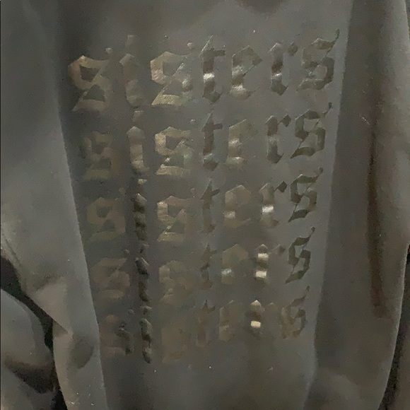 Sisters repeating hoodie - Picture 2 of 3